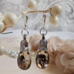 BO Merveilles Champagne creato con piccole chiusure in strass d'argento e gocce piatte sfaccettate